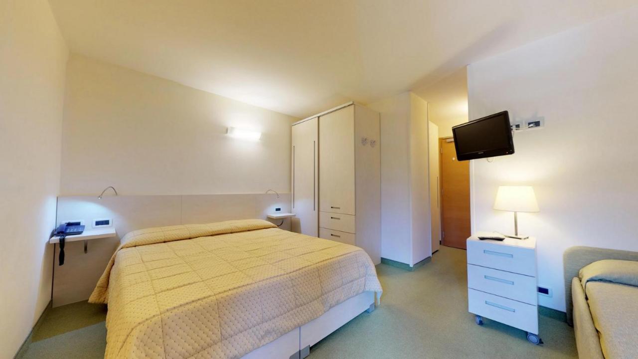 Hotel Alaska フォルガリダ エクステリア 写真