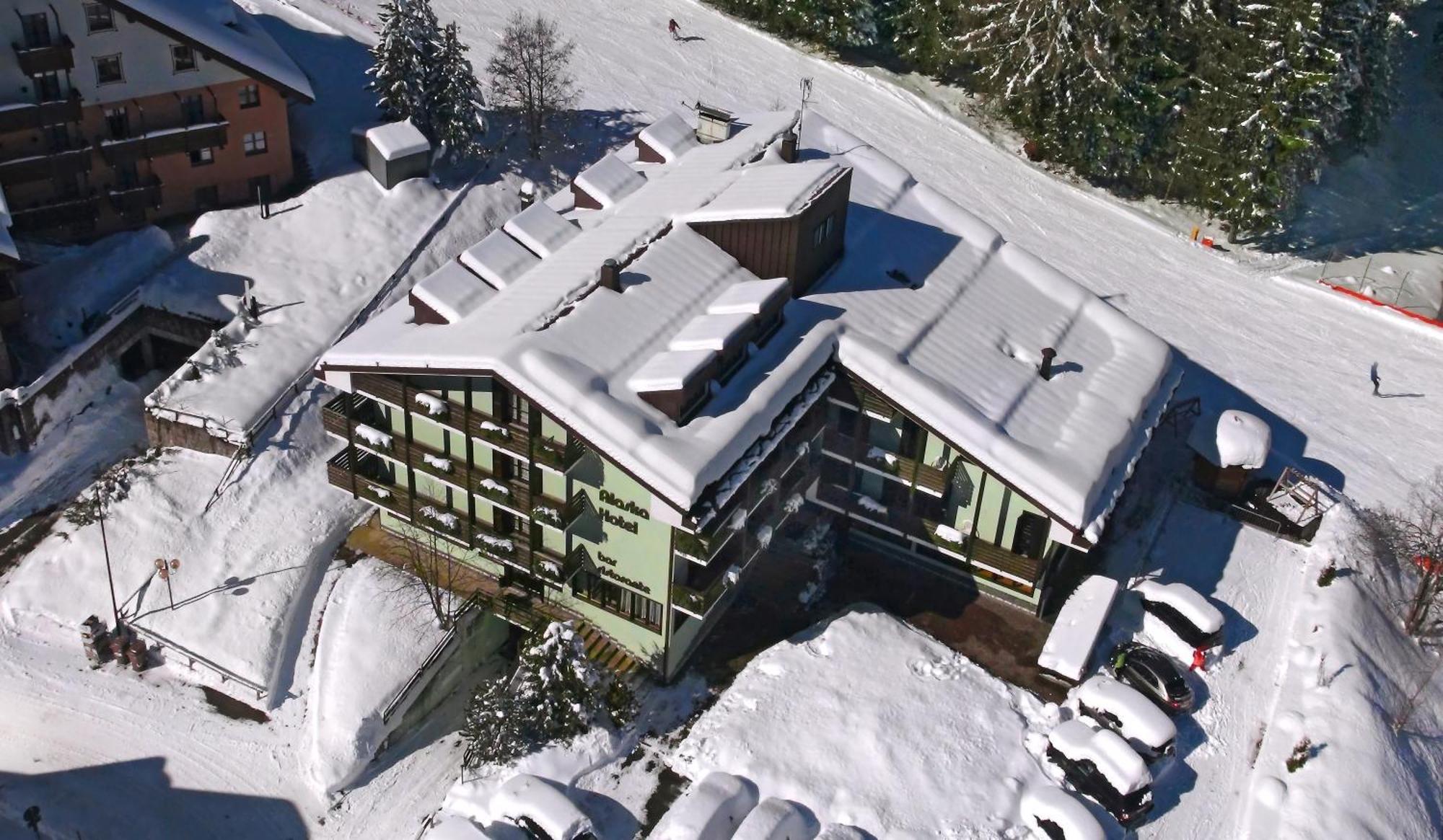 Hotel Alaska フォルガリダ エクステリア 写真