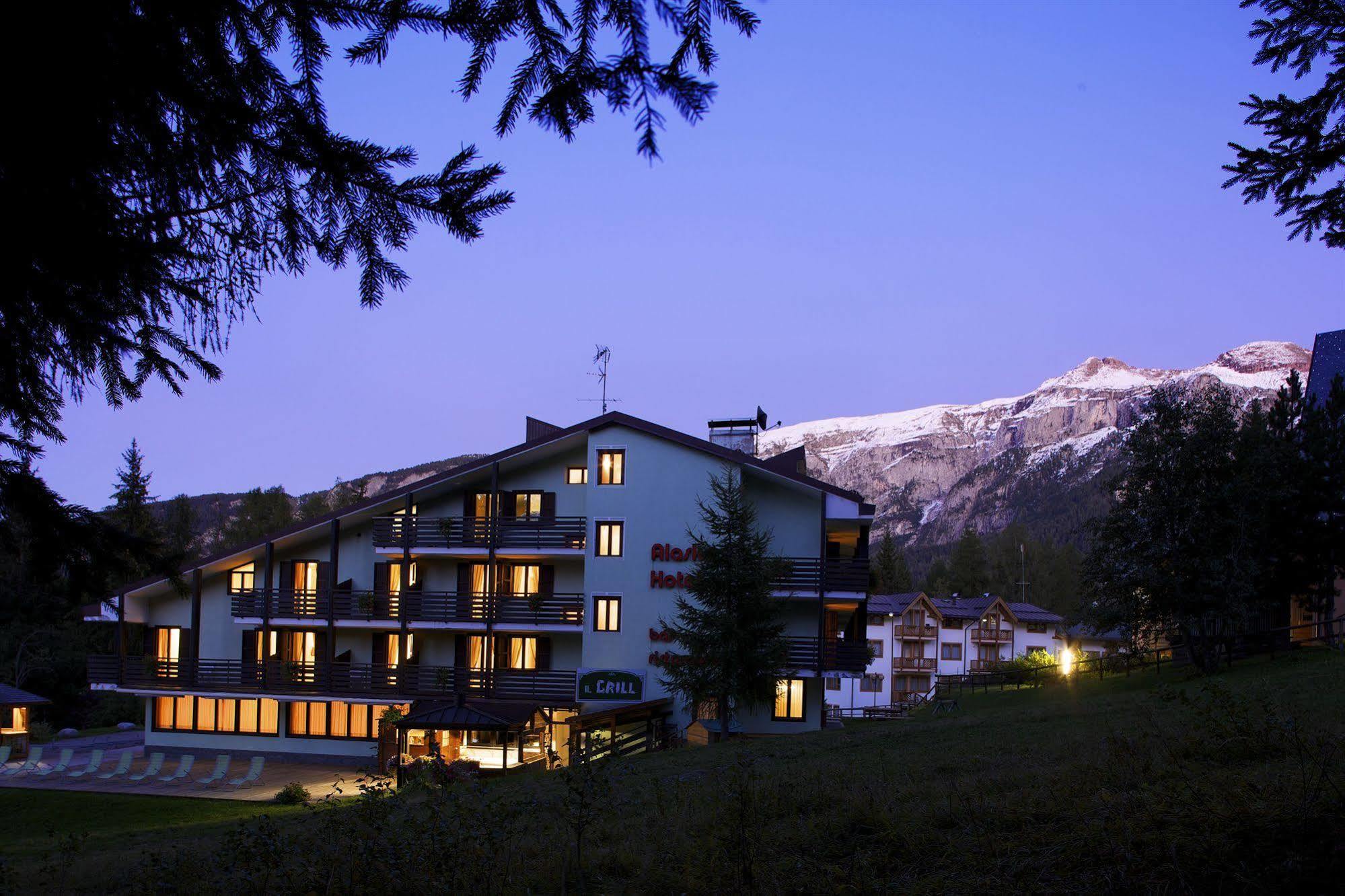 Hotel Alaska フォルガリダ エクステリア 写真