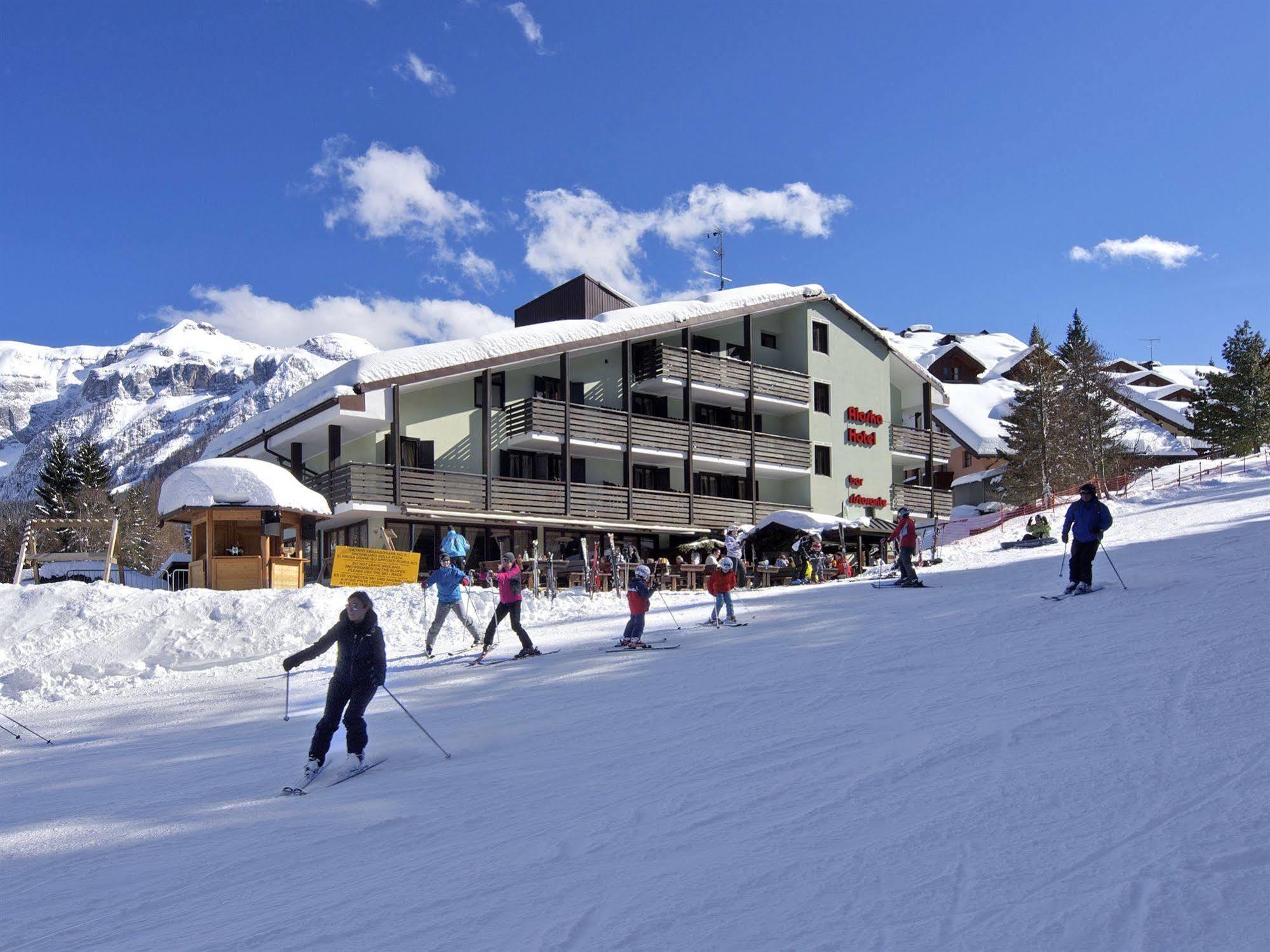 Hotel Alaska フォルガリダ エクステリア 写真