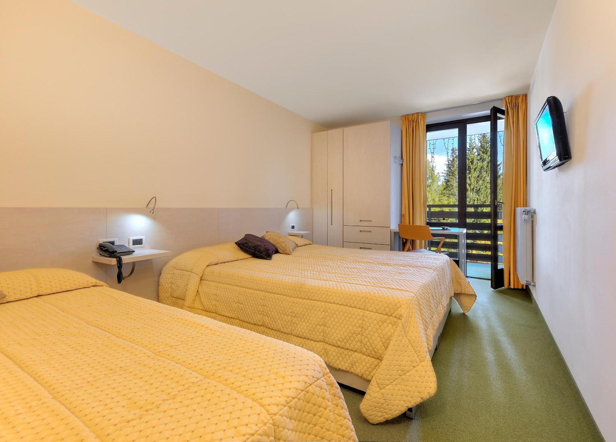 Hotel Alaska フォルガリダ エクステリア 写真