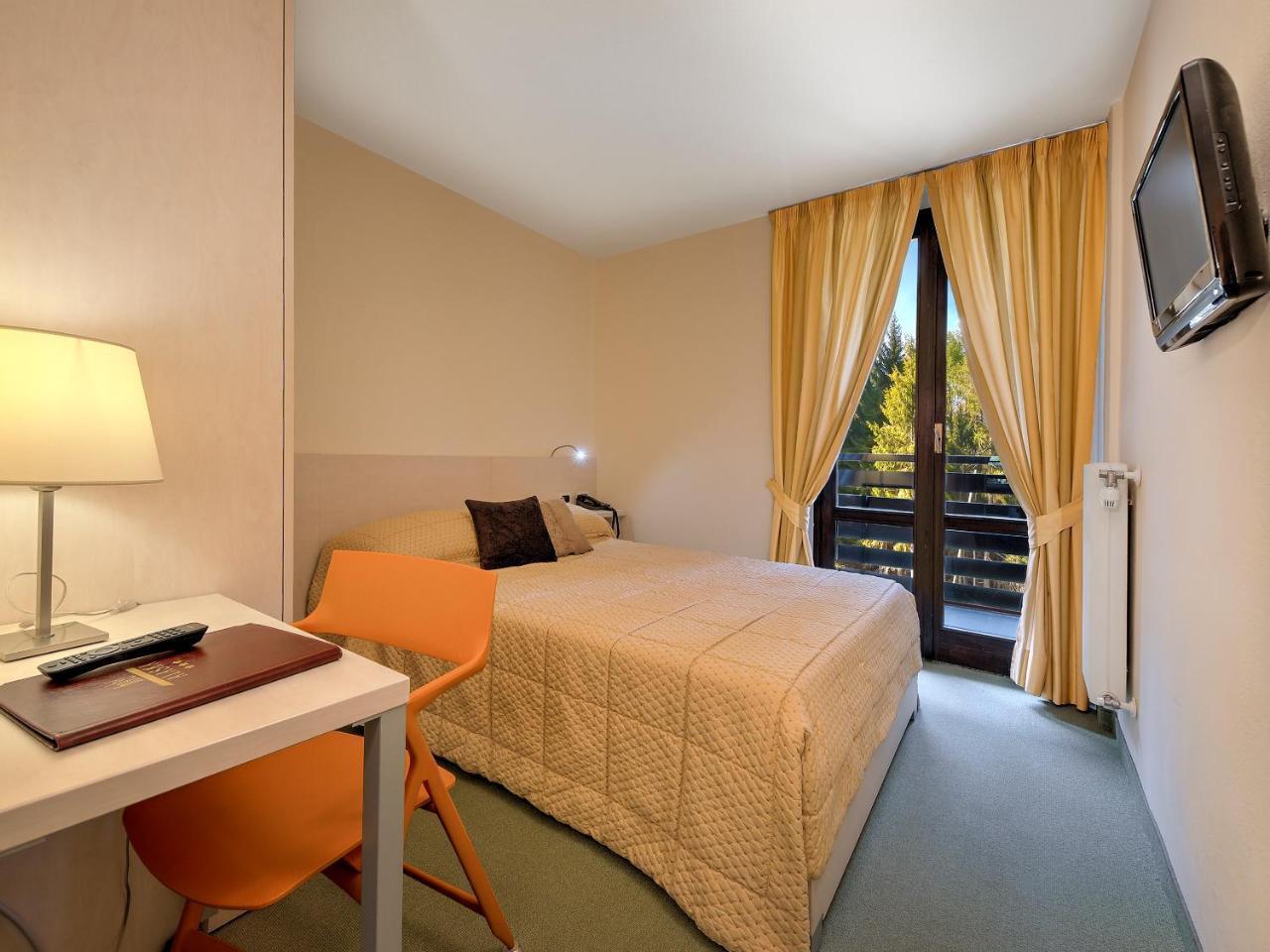 Hotel Alaska フォルガリダ エクステリア 写真
