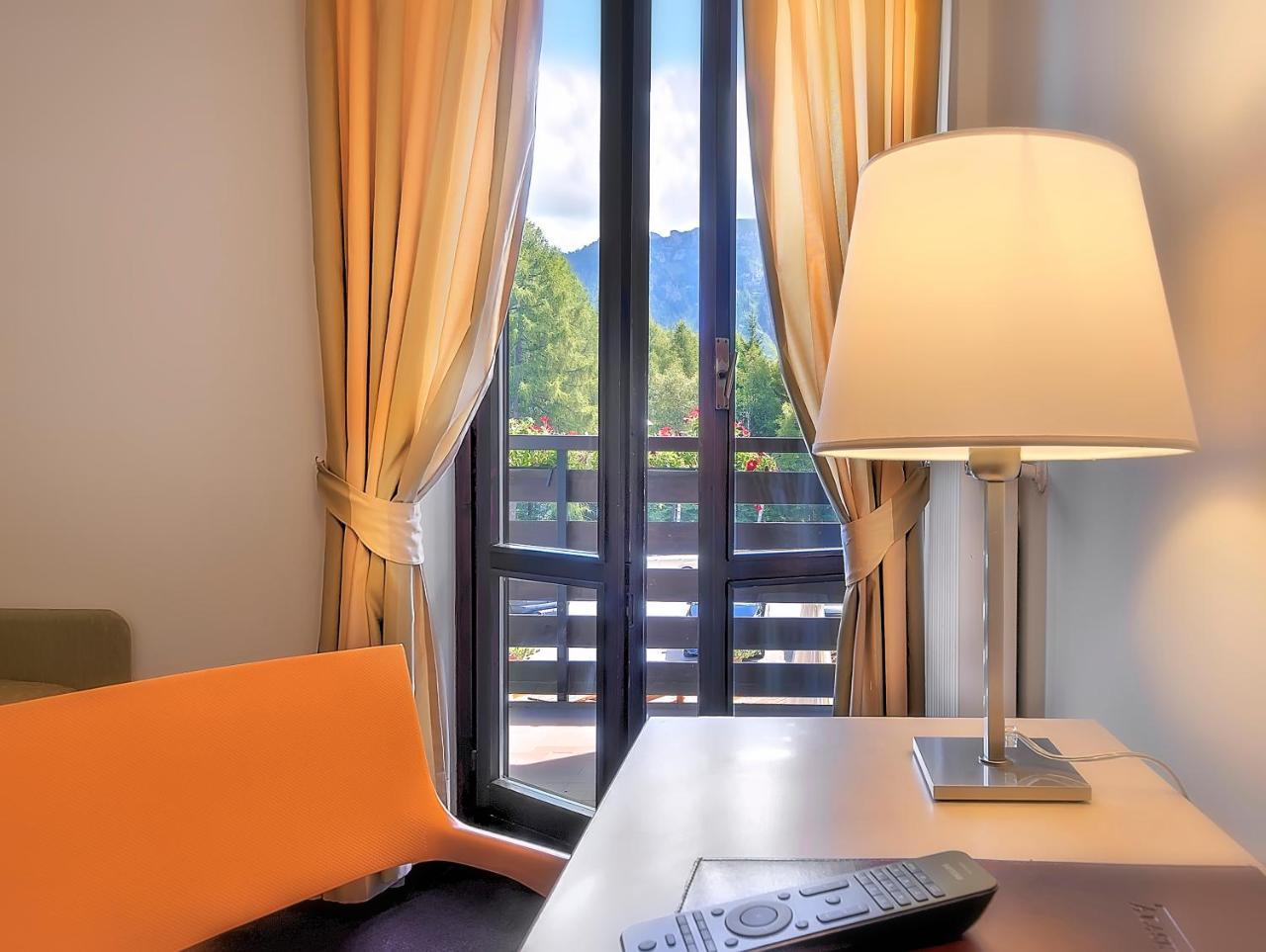 Hotel Alaska フォルガリダ エクステリア 写真