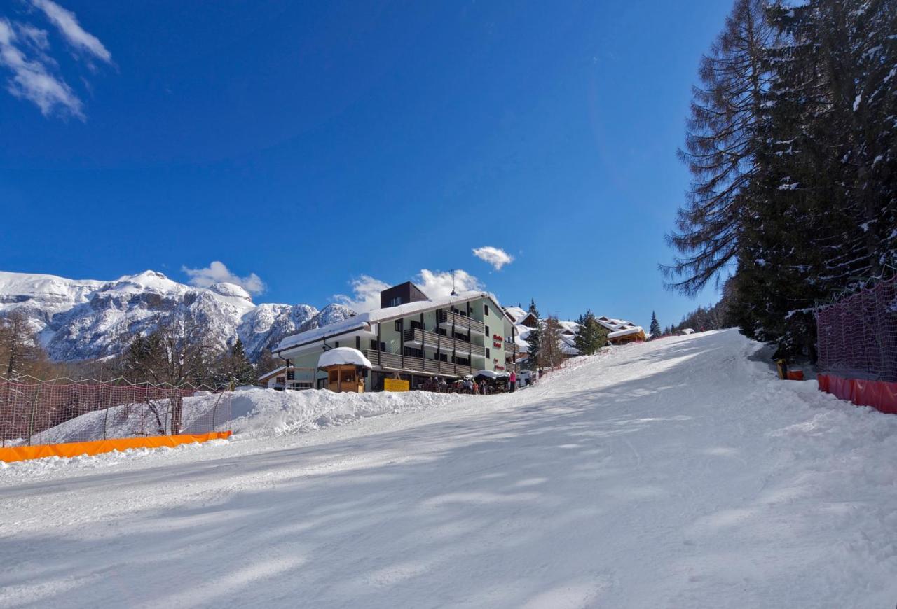 Hotel Alaska フォルガリダ エクステリア 写真